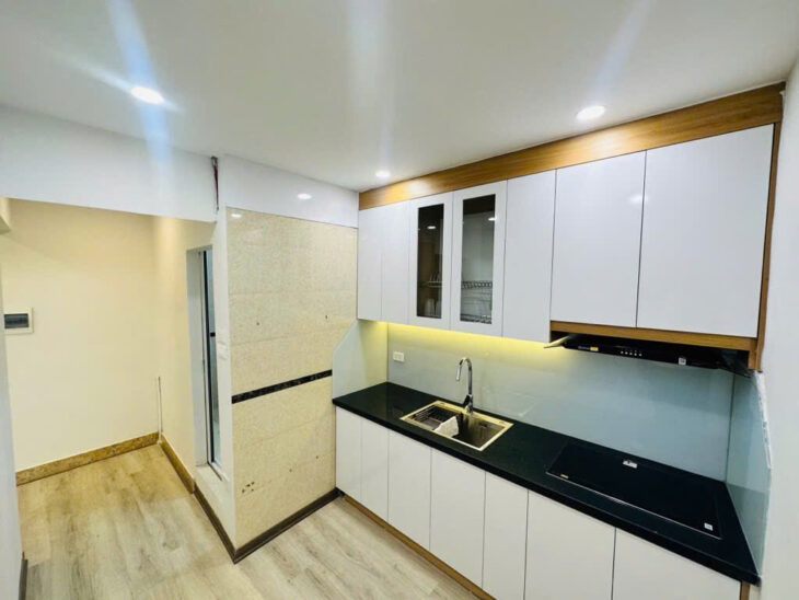 Vũ Hữu Lê Văn Lương – 33m2 – Nhà dân xây chắc chắn – long lanh – Khu vực ngã tư đèn xanh đỏ Khuất