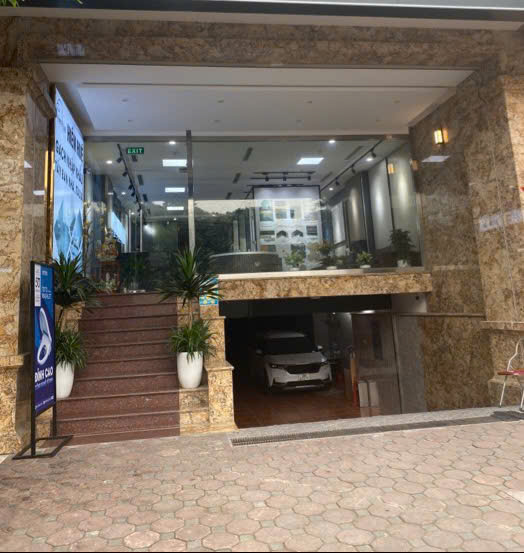 Bán nhà mặt phố Xã Đàn, Ô Chợ Dừa DT 90m2 7 tầng thang máy, mặt tiền 5.5m, kinh doanh tuyệt vời