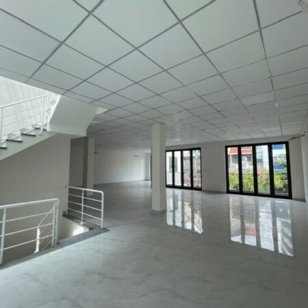 cho thuê nhà mặt tiền nguyên căn đường lê đinh thám giao duy tân 3 tầng dt 600 m2