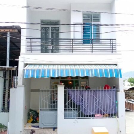 Bán Nhà 2 Tầng Cách Đường Ngô Đến 300m, Cách Đường 2/4 1km, Diện tích 50 m2 Giấy tờ tay có phường