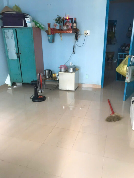 NHÀ MẶT TIỀN ĐƯỜNG SỐ CÁCH XE HƠI TÂN VĨNH 3 BƯỚC CÓ 90 TRIỆU M2 DT 4 x 12.6 m …Q4