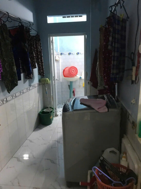 NHÀ MẶT TIỀN ĐƯỜNG SỐ CÁCH XE HƠI TÂN VĨNH 3 BƯỚC CÓ 90 TRIỆU M2 DT 4 x 12.6 m …Q4