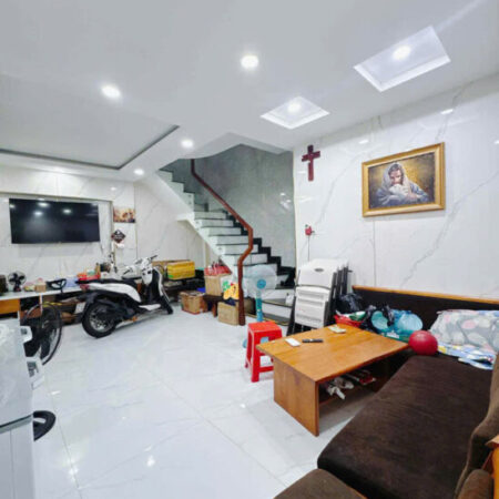 SÁT MẶT TIỀN Q4 NGANG 8 DÀI 6 – 5T CÓ 5 TỎI