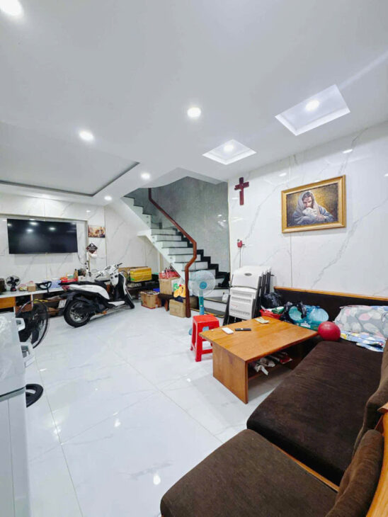 SÁT MẶT TIỀN Q4 NGANG 8 DÀI 6 – 5T CÓ 5 TỎI