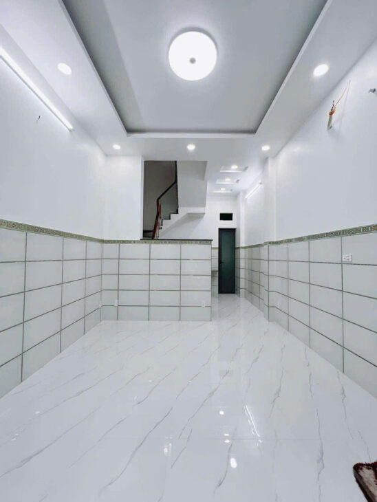 SÁT MẶT TIỀN VĨNH KHÁNH HOÀNG DIỆU VIP Q4 NGANG 3.5 X 4 TẤM CÓ 5 TỎI