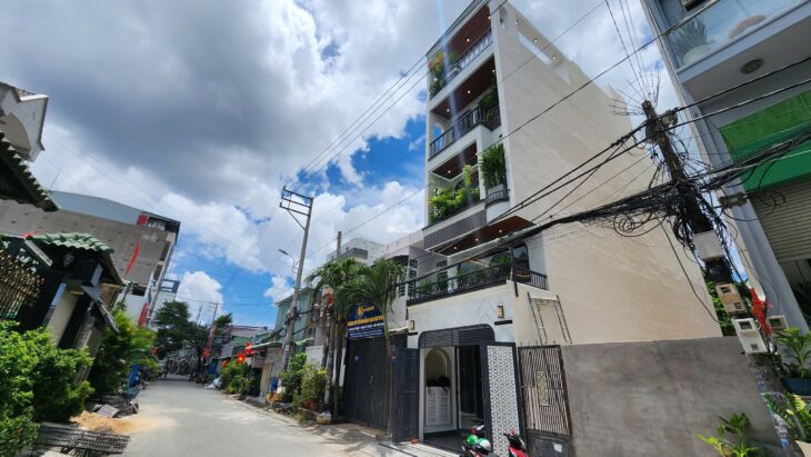 NHÀ PHỐ THANG MÁY – ĐẲNG CẤP – 4 TẦNG – FULL NỘI THẤT NGAY NGÃ TƯ GA – QUẬN 12 NHÀ PHỐ THANG MÁY – ĐẲNG CẤP – 4 TẦNG – FULL NỘI THẤT NGAY NGÃ TƯ GA – QUẬN 12