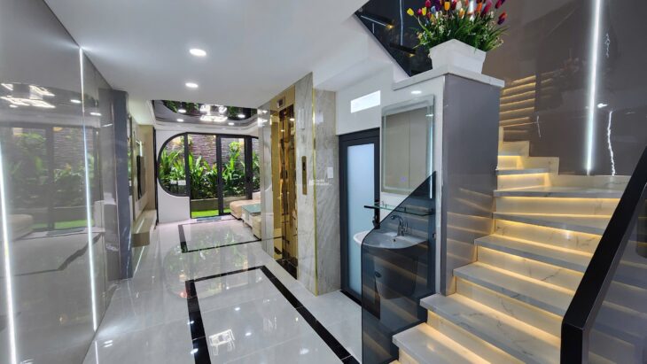 NHÀ PHỐ THANG MÁY – ĐẲNG CẤP – 4 TẦNG – FULL NỘI THẤT NGAY NGÃ TƯ GA – QUẬN 12