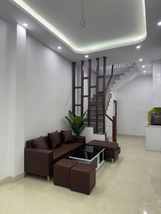 HOÀNG HOA THÁM 31M GIÁ 8,2 TỶ,CÁCH PHỐ 20M,NGÕ THÔNG,SỔ ĐẸP,FULL NỘI THẤT