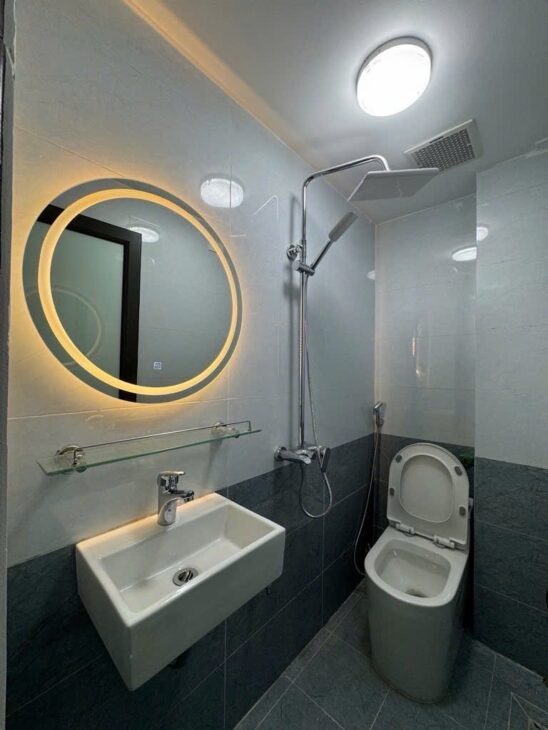 HOÀNG HOA THÁM 31M GIÁ 8,2 TỶ,CÁCH PHỐ 20M,NGÕ THÔNG,SỔ ĐẸP,FULL NỘI THẤT