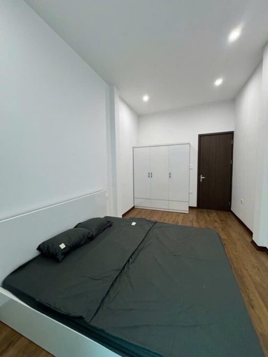 HOÀNG HOA THÁM 31M GIÁ 8,2 TỶ,CÁCH PHỐ 20M,NGÕ THÔNG,SỔ ĐẸP,FULL NỘI THẤT