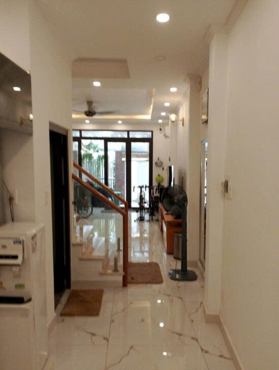 HẺM XE HƠI ĐẠI LỘ TRẦN HƯNG ĐẠO NGANG 4.5 X14 ĐÚC BÊ TÔNG Q1 DƯỚI 300 TRIỆU M2