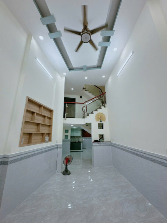 SÁT MẶT TIỀN VĨNH KHÁNH Q4 NGANG 3.5 DÀI 14.5 NHÀ MỚI ĐÚC BÊ TÔNG 100 TRIÊU M