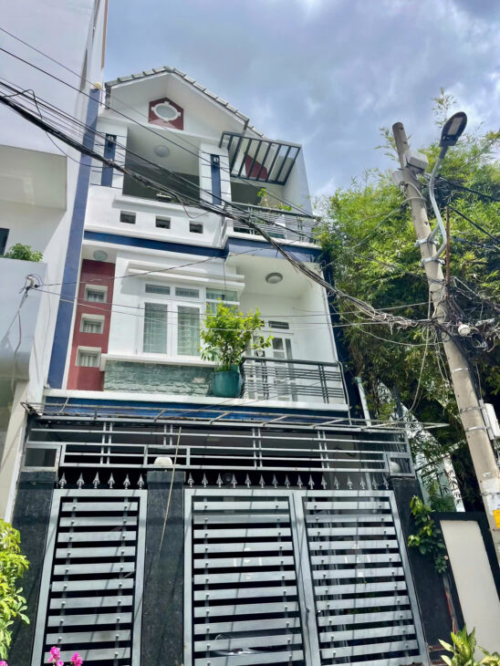 Bán nhà ở đường Lê Đức Thọ, 5 x 27m vuông, 1 trệt 2 lầu giá chỉ 9 tỷ, có thể ở ngay hoặc cho thuê