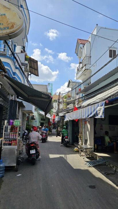 MẶT TIỀN KINH DOANH Q4 Ngang 3.4 nở hậu 3.5 Dài 14 m Chỉ 6 tỷ