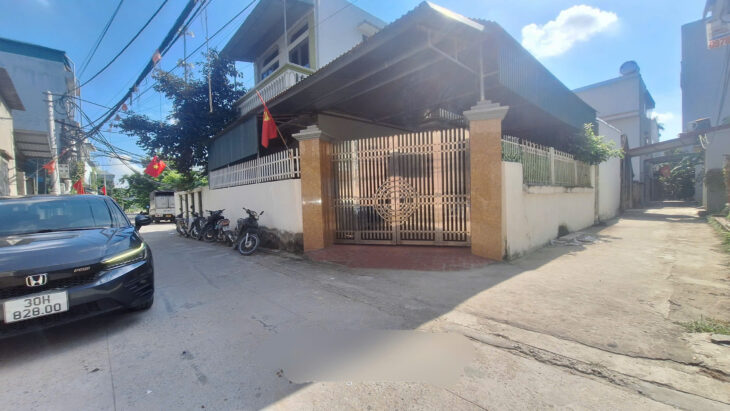 BÁN NHÀ C4 VIỆT HÙNG ĐÔNG ANH – Ô TÔ ĐỖ CỬA – NHỈNH 3 TỶ