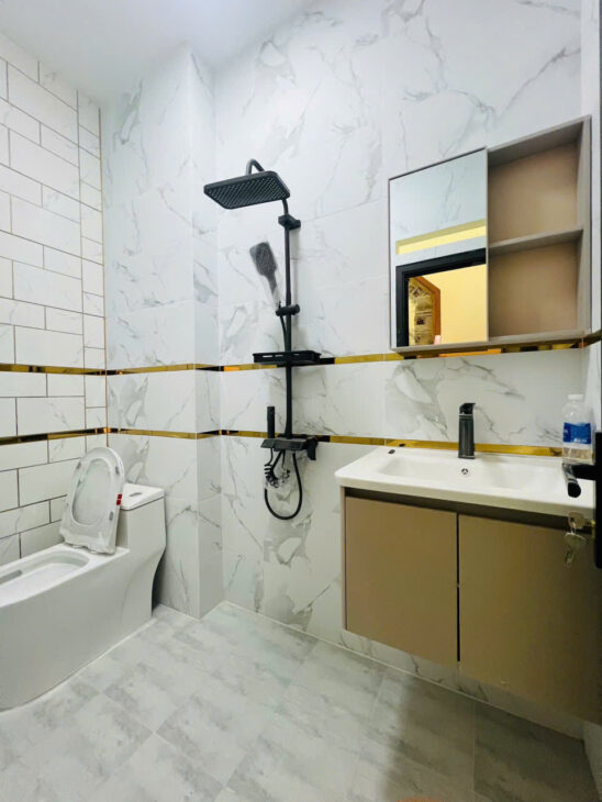 MẶT TIỀN KINH DOANH TRUNG TÂM Q4 CÓ 12 TỶ