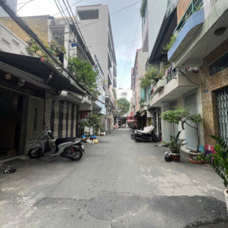 MẶT TIỀN KINH DOANH TRUNG TÂM Q4 CÓ 12 TỶ