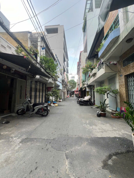 MẶT TIỀN KINH DOANH TRUNG TÂM Q4 CÓ 12 TỶ