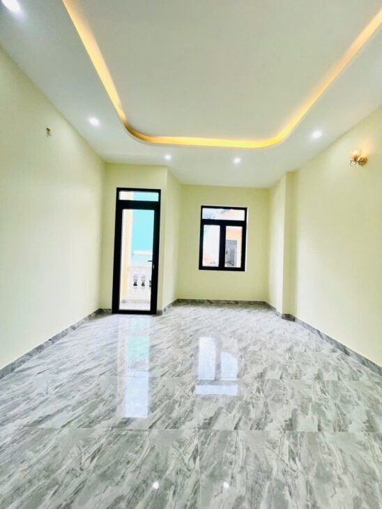 MẶT TIỀN KINH DOANH TRUNG TÂM Q4 CÓ 12 TỶ