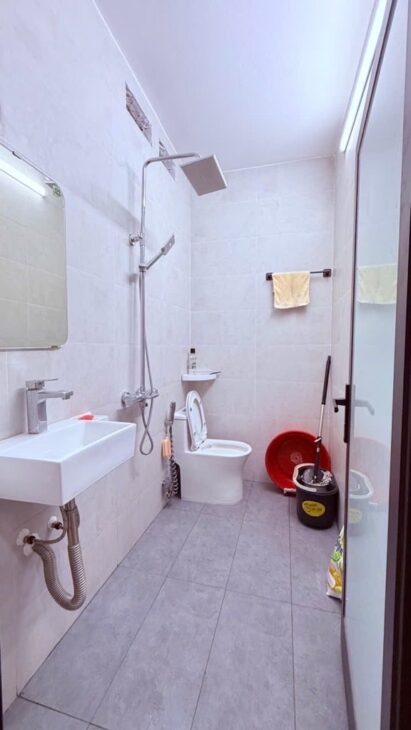 TẬP THỂ CẦU GIẤY TẦNG 1-DT 60M 2 NGỦ 2 WC GIÁ 5,15 TỶ,NGÕ Ô TÔ TẢI TRÁNH