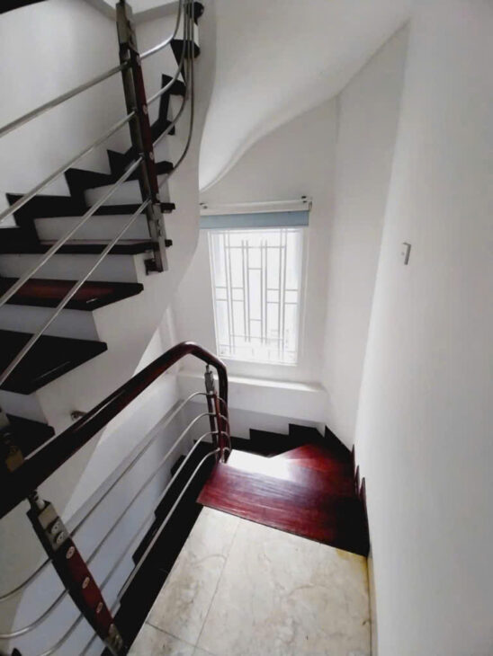 HOÀNG HOA THÁM 30M x5 TẦNG-7,9 TỶ NHÀ ĐẸP,30M RA PHỐ,LÔ GÓC,BA GÁC ĐỖ CỬA