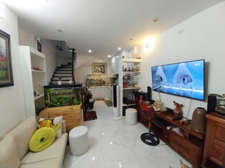 HOÀNG HOA THÁM 30M x5 TẦNG-7,9 TỶ NHÀ ĐẸP,30M RA PHỐ,LÔ GÓC,BA GÁC ĐỖ CỬA