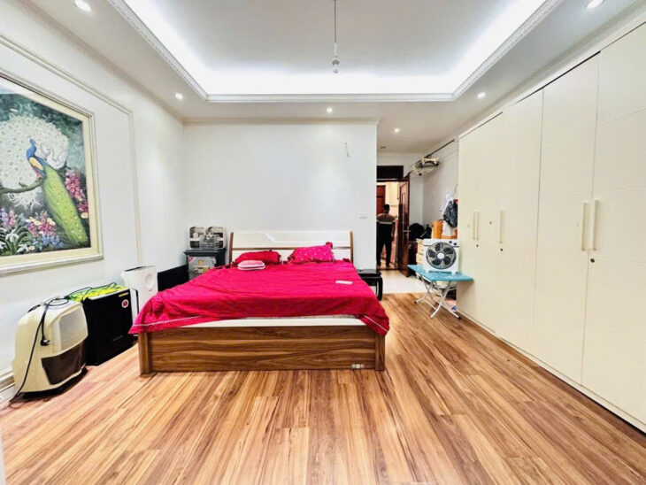 Âu Cơ nhà siêu đẹp – ngõ thông – VF3 qua nhà – 75m2 giá 19 tỷ