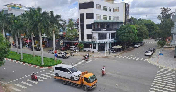 BÁN NHÀ ĐẸP GIÁ RẺ NGAY BIGC GO DĨ AN – VIEW CÔNG VIÊN PHONG THỦY.
