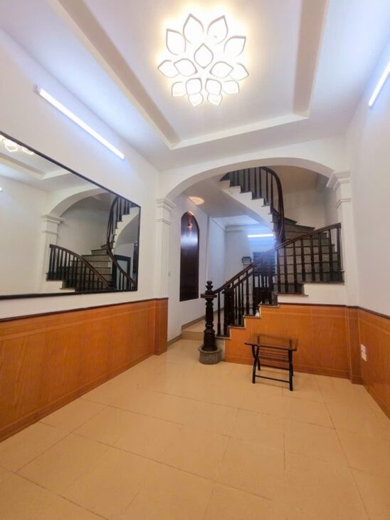 THỤY KHUÊ 31M GIÁ 8,3 TỶ NGÕ RỘNG,2 THOÁNG,DÂN XÂY,CÁCH PHỐ 15M,NỞ HẬU ĐẸP