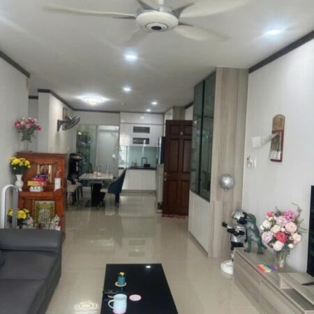 Cơ hội vàng! Bán gấp căn hộ 131m2, 3PN, tầng 18, view đẹp, sổ hồng, Q7, giá chỉ 4.6 tỷ, đường Trần