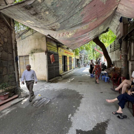 NHÀ NGUYỄN TRÃI – NGÕ Ô TÔ TRÁNH – LÔ GÓC 2 MẶT THOÁNG – VIEW ROYAL CITY