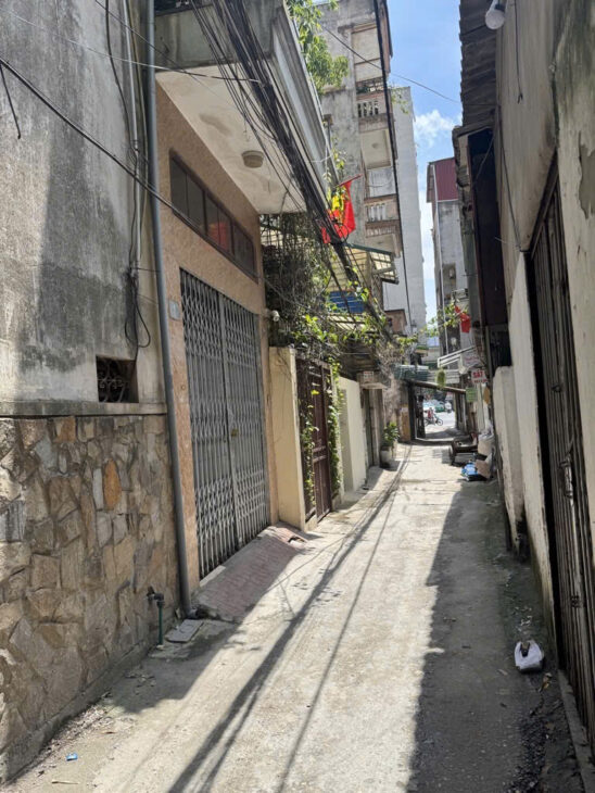 NHÀ NGUYỄN TRÃI – NGÕ Ô TÔ TRÁNH – LÔ GÓC 2 MẶT THOÁNG – VIEW ROYAL CITY