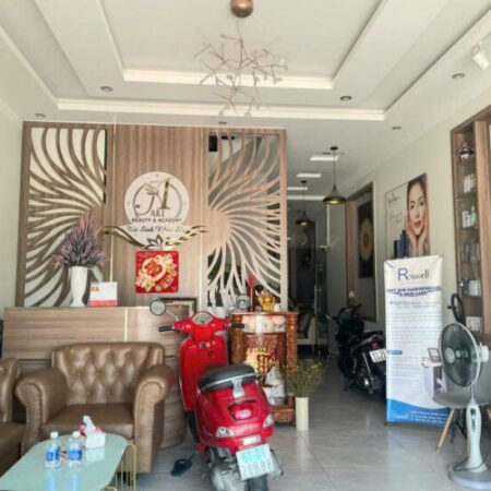 BÁN NHÀ MẶT TIỀN KHU VIP – 4 TẦNG CÓ THANG MÁY – ĐỐI DIỆN CHỢ, CẠNH TRUNG TÂM THƯƠNG MẠI