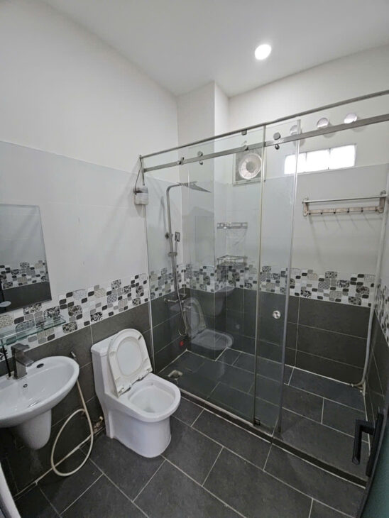 Mặt tiền kinh doanh Vip Q 7 cạnh Phú Mỹ Hưng vip Việt Nam Ngang 4 dài 20 4T