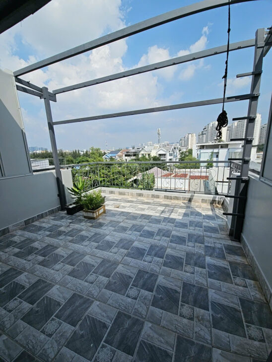 Mặt tiền kinh doanh Vip Q 7 cạnh Phú Mỹ Hưng vip Việt Nam Ngang 4 dài 20 4T