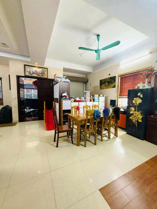 MẶT TIỀN KHỦNG – Ô TÔ VF3 VÀO NHÀ – 10M RA NGÕ Ô TÔ TẢI – VỊ TRÍ ĐẸP ĐẦU TƯ SỬA CCMN CỰC ĐẸP – Lê