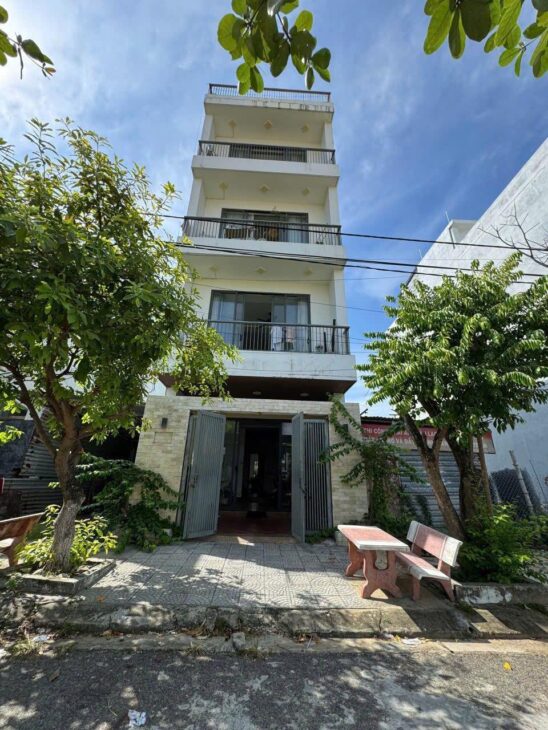 TOÀ CĂN HỘ 5 TẦNG 11 PHÒNG – ĐƯỜNG 5m5 CÁCH BIỂN SƠN THUỶ 300m – Giá Liên hệ đầu tư.