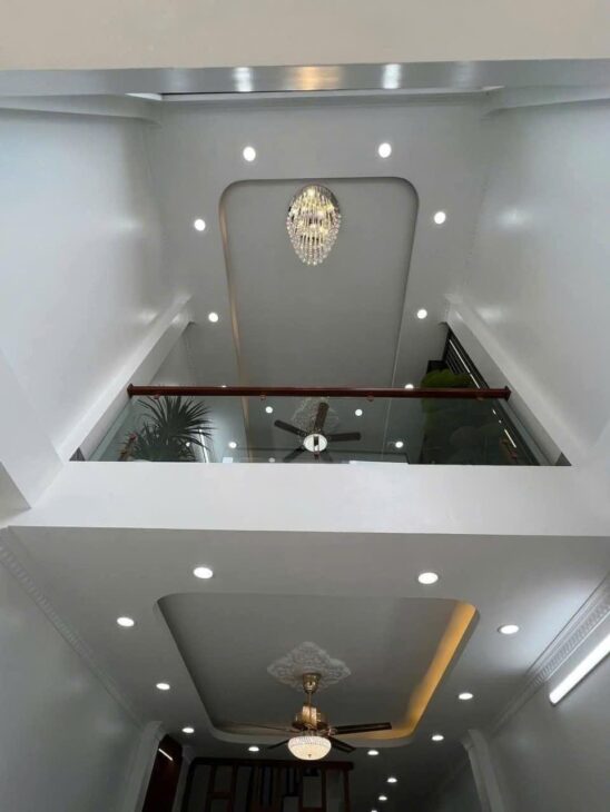 Đông Mỹ, Thanh Trì, 4 tầng 8.6 tỉ thang máy nhập khẩu, full nội thất xịn