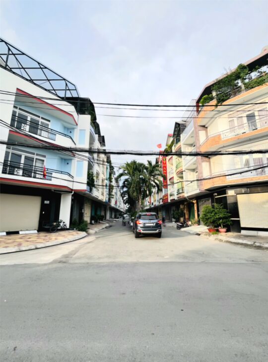 CẦN BÁN GẤP CĂN HỘ DỊCH VỤ MẶT TIỀN TẠ QUANG BỬU, DÒNG TIỀN ỔN ĐỊNH 40 TRIỆU/THÁNG