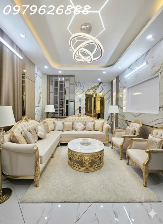 NHÀ PHỐ HOÀNG QUỐC VIỆT. FULL NỘI THẤT CAO CẤP, THANG MÁY, Ô TÔ VÀO NHÀ. CHỈ VIỆC XÁCH VALI VỀ Ở