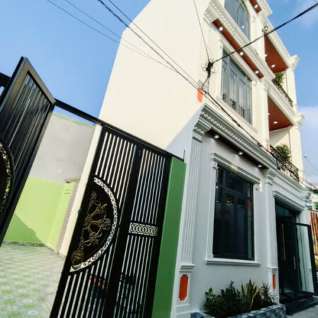 BÁN NHÀ 3 TẦNG 104M SHR LÊ VĂN KHƯƠNG HIỆP THÀNH Q12 HẺM XE TAI GIÁ CHỈ 6.2 TỶ