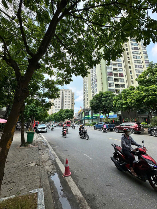 Cần bán toà nhà Mặt phố Vũ Phạm Hàm. DT 148m x 6 tầng. Thang máy. Giá 92 tỷ. LH: 0964769634