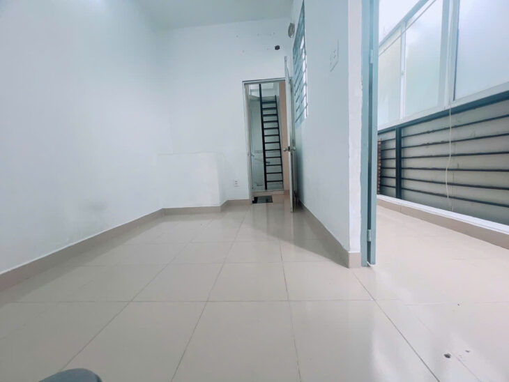 Cách 1 căn nhà ra mặt tiền xe hơi 🚘Q4 Ngang 3.5 dài 7 HƠN 2 TỶ