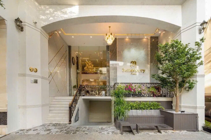 CHUYỂN NHƯỢNG KHÁCH SẠN VIP – ĐƯỜNG HÀ BỔNG, MỸ KHÊ – DOANH THU 300 TRIỆU/THÁNG