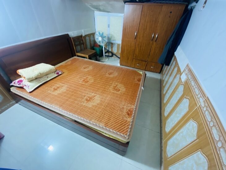 TẬP THỂ TẦNG 1 CẦU GIÁY DT 80M 3 NGỦ 2 WC GIÁ 4,750 TỶ,Ô TÔ ĐỖ NGÀY ĐÊM