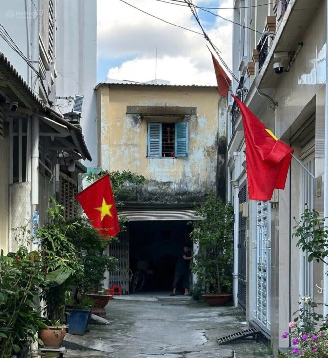 NHÀ ĐẸP – GIÁ TỐT – CẦN BÁN NHANH CĂN NHÀ TẠI 327 Đường Phan Văn Trị, Phường 11, Bình Thạnh, HCM