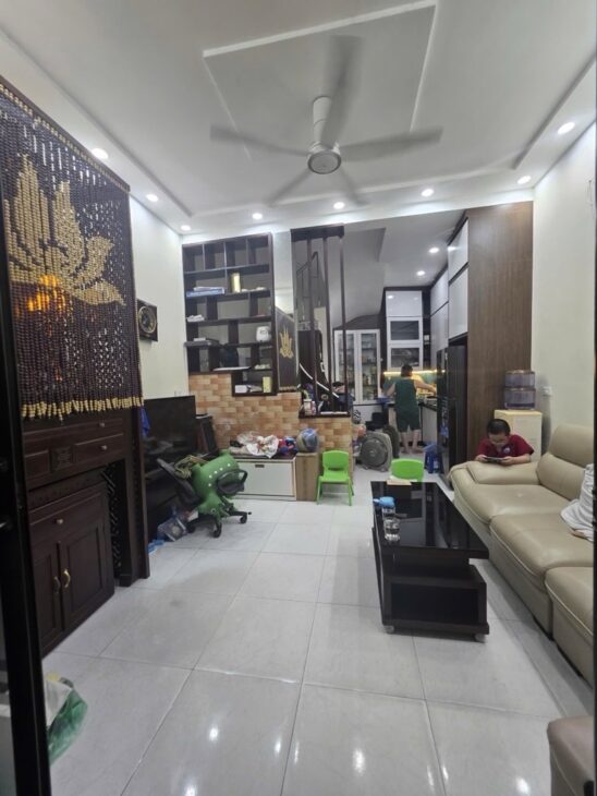 QUAN HOA CẦU GIẤY 28M x MT 4,1M GIÁ 6,8 TỶ NGÕ RỘNG 3M,THÔNG CÁC HƯỚNG