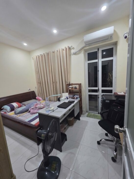 QUAN HOA CẦU GIẤY 28M x MT 4,1M GIÁ 6,8 TỶ NGÕ RỘNG 3M,THÔNG CÁC HƯỚNG