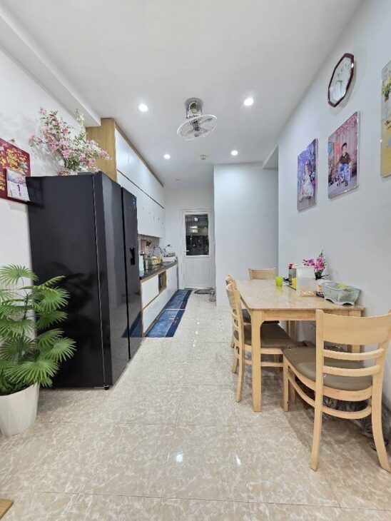 CĂN HỘ ĐƯỜNG MẠC THÁI TỔ CẦU GIẤY DT 76M-3 NGỦ 2 WC GIÁ 6,4 TỶ