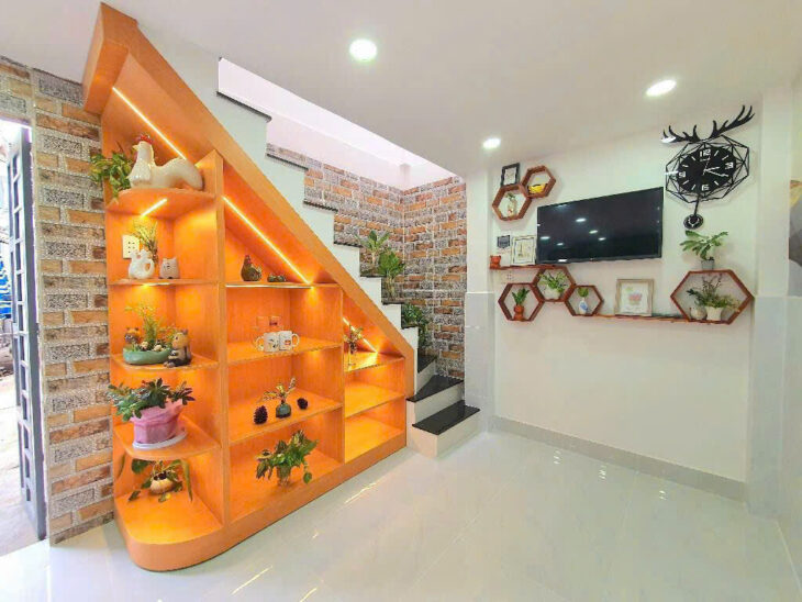 Bán nhà ở đường Nguyễn Kiệm hường ra Phạm Văn Đống giáp Bình Thạnh giá chỉ 3 tỷ nhà đẹp, ở ngay.